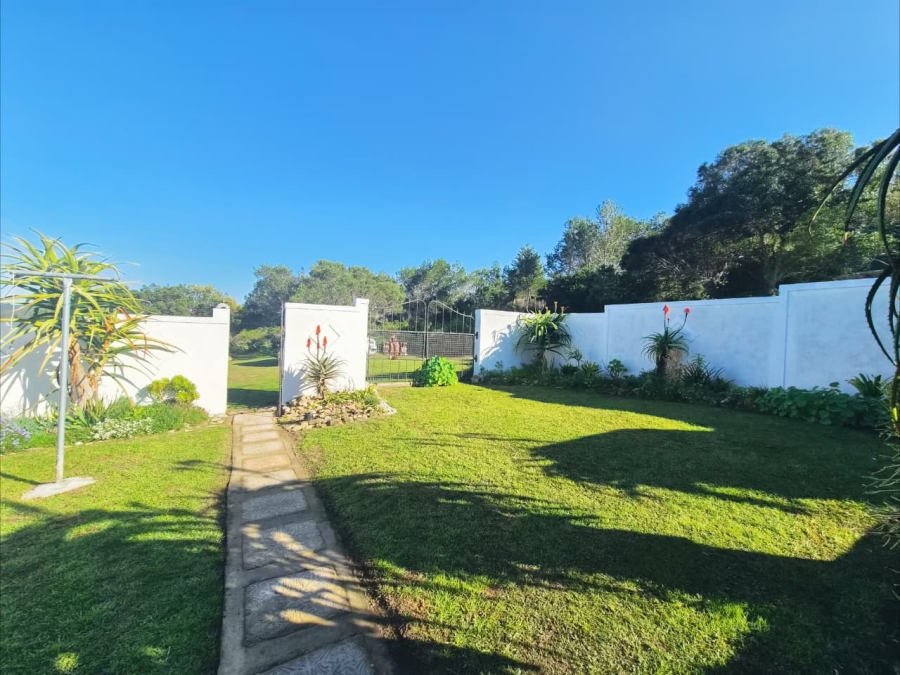 2 Bedroom Property for Sale in Stilbaai Oos Western Cape